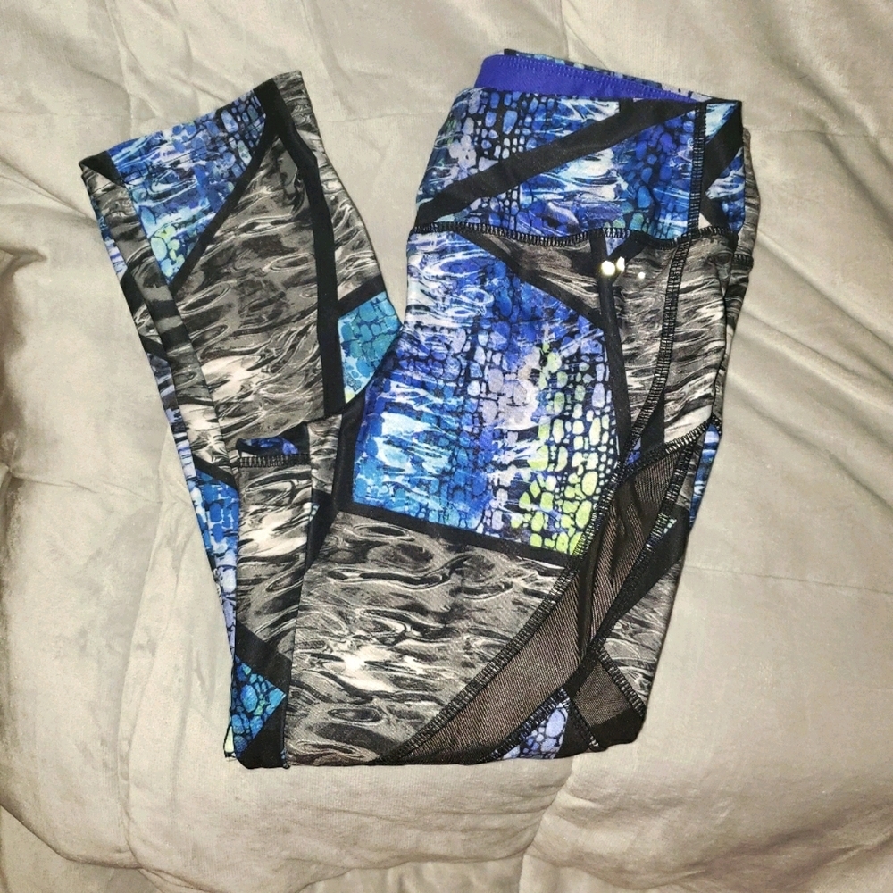 Avia Active Wear Cropped Leggings Black and Blue 43